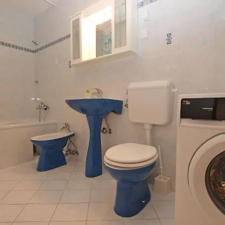 Apartman 979 *