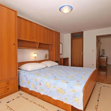 Apartman 979 *